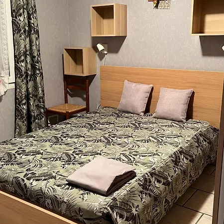 De Plain-pied Avec Terrasse, Proche Port Et Station Thermale, Ideal Pour Familles
