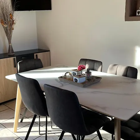 De Plain-pied Avec Terrasse, Proche Port Et Station Thermale, Ideal Pour Familles