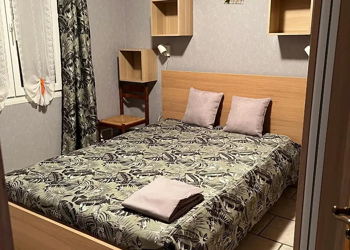 De Plain-pied Avec Terrasse, Proche Port Et Station Thermale, Ideal Pour Familles - Fr-1-589-24